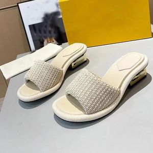 Femmes Luxurys Sandal Designer Slippers New Fashion Classics Casual Shoe Sliders Slipper Platform Summer Slide Wholesale Mule Womens Sandals Ballet Flats