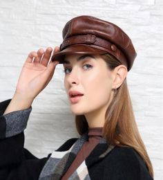 Mujer Hombre Hat ins -Retro Chapeau Classic Tocado Diseño de moda British Cool Cool Handsome Real Cow Wide Genuine Leather Peaked Cap Fla2400511