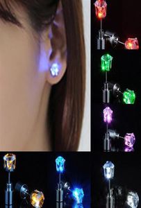 Femmes Hommes LED Gadget Bijoux De Mode Illuminer Couronne Gouttes De Cristal Créatif Éclairage Moderne Boucles D'oreilles Emballage De Détail278k294p3843546