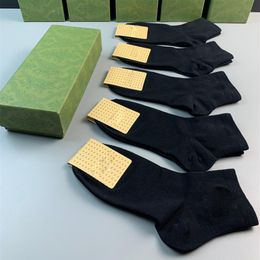 Femmes hommes lettres 100% coton chaussettes avec étiquette noir blanc lettre décontracté Sport chaussette Top Quality267P