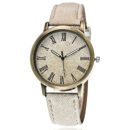 Women Men's Watches LOVER's Quartz Analog Muñeco Delicado reloj de lujo Relojes Plegados con seguridad 304o