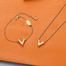 Vrouwen Heren Hanger V Ketting Gouden Ketting Armband Designer Sieraden Sets Dikke Kettingen Link Brief Bloem Kettingen Liefde Armbanden Hiphop met Doos