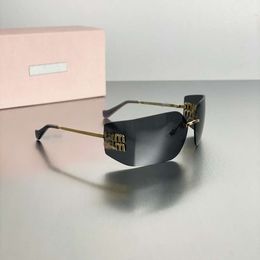 Lunettes de soleil pour hommes 24 MIU54y