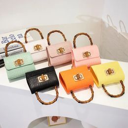 Femmes mini sac Jelly sac à main petite épaule carrée