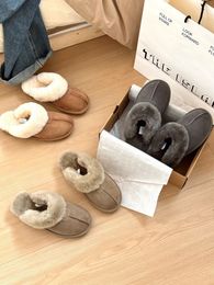 Mujeres Mini botas de nieve Botas de invierno Gamuza clásica Mantener caliente Felpa Castaño Gris Hombres Mujer 5854 Diseñador sobre los botines de tobillo Zapatos 36-41