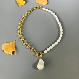 Femmes Natural Baroque Pearl Pendant Collier Freshwater Pearl Punk Gold Color Chain asymétrique Design Fashion Long Bijoux 0927 275H