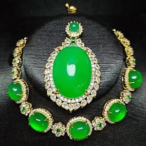 Vrouwen natuurlijke groene jadeite met zirkoon smaragd ketting armband sieraden set