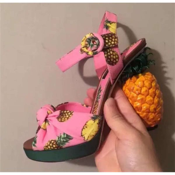 Femmes la plus récente plate-forme imprimée de mode Strange Open Toe Pink Pineapple Sandales 305