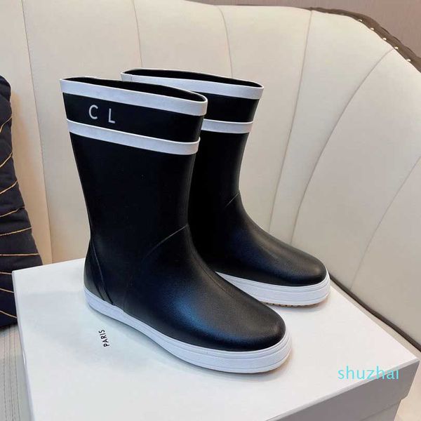 Botas de lluvia con estampado antideslizante para mujer, medias botas planas de caucho natural, zapatos de diseñador superior para primavera y otoño, talla de caja 35-40