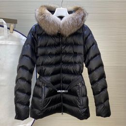 Femmes Nylon Court Vers Le Bas Veste Designer Dame Chaud Grande Fourrure À Capuche Bouton Fermeture À Glissière Outwear Mode Fille Taille Ceinture Col Montant Rembourré Parka