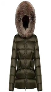 Femmes Nylon Short Down Jacket Zipper Fermeure Pockets Beltthick Warm Coat Classic Designer Lady Fur Hood Long Winter Outwear2885467