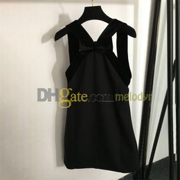 Vestido de fiesta para mujer Diseñador Vestido negro con cuello halter Terciopelo Patckwork Sin mangas Faldas delgadas Vestido sexy sin espalda con lazo