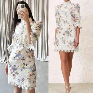 Vestido de encaje de mosaico para mujeres vestidos de manga de cuello de estribo elegante de collar de moda