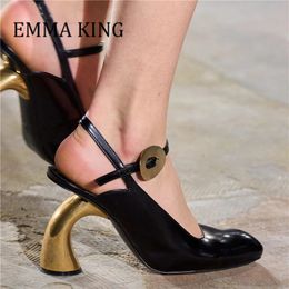 Femmes Patent Leather Mary Jane Pumps Fashion Round Toe Slingback Pumps Élégant Boucle de boucle High Heels Runway Chaussures 240423