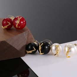 Pendientes de perlas para mujer Joyería de diseño Alphamosaic Charm Studs Pendiente de lujo Hombres Anillo de oreja 925 Plata Boucle Letras Aros con caja Regalos G2311294-5