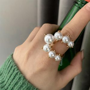 Anillo de perlas para mujer ajustable Ins Net rojo viento frío diseño minoritario temperamento perla boca índice dedo anillo de fiesta de boda 2464