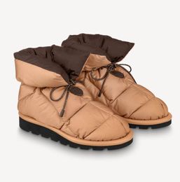 Vrouwen kussencomfort enkel laars gewatteerd naar beneden vullende ontwerper Lady Nylon Rubber Tread Outsole Boots