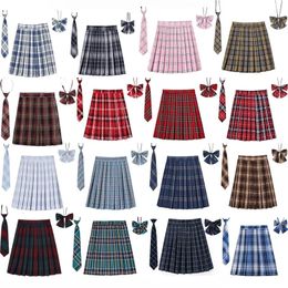 Falda plisada a cuadros para mujer con corbata y pajarita XS 5XL Harajuku Preppy Mini uniformes escolares japoneses niñas verano Jupe Kawaii 231005