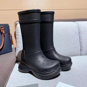 Botas de lluvia con plataforma para mujer, botas hasta la rodilla de diseñador, botas negras altas a la moda, botas de lluvia largas con punta redonda y parte inferior gruesa, zapatos EU42