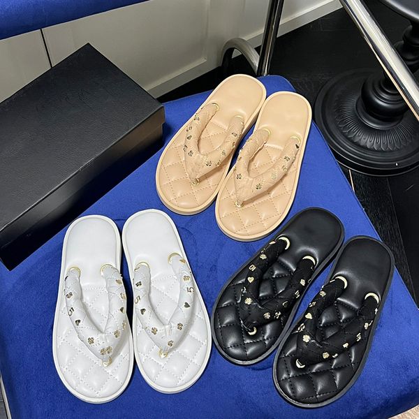 Sandalias de plataforma para mujer, chanclas de diseñador, pantuflas de cuero suave, cadena de moda, zapatos deslizantes para la playa, zapatos negros, blancos y desnudos