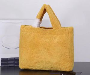 Bolsos de felpa para mujer, bolsos PAHandbags, nueva moda, bolsos cuadrados informales, bolsas de mensajero de hombro de diseñador únicas de alta calidad para niñas, mochilas de fiesta