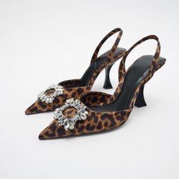 Zapatos de tacón alto de leopardo con diamantes de imitación brillantes y puntiagudos para mujer TRAF ZA zapatos de tacón alto con talón descubierto a la moda de verano para mujer 240129