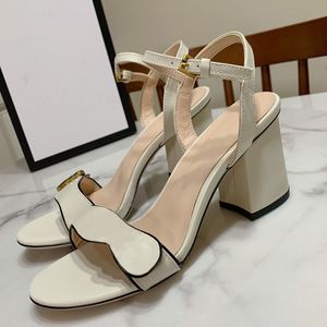 Sandalias de diseñador para mujer, zapatos planos informales de cuero Sexy de verano para mujer, zapatos de plataforma de tacón grueso con hebilla de cinturón de Metal de gamuza, zapatos de fiesta NO021