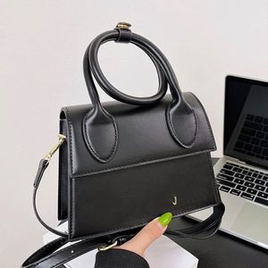 Diseñador Mujeres Monedero Bolso de embrague Hombro Crossbody Monedero Color Sólido Moda Alta Calidad Lady Bolsos de mano Hardware de oro Carta Correa de hombro extraíble