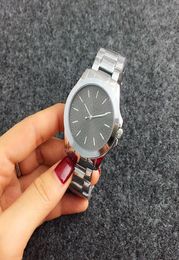 Femmes Quartz Watch en acier inoxydable Luxury Lady Wristwatch Classic Simple Design High Quality Watches Whole 1222734