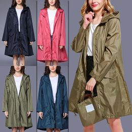 Femmes Raincoat imperméables Vérinons de pluie Men de pluie à capuche Couleur solide couleur portable à glissière extérieure longue couverture de veste de pluie Poncho 240422