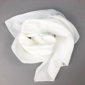 Femmes Real Silk Scarf Square Coul Châles Lady White White Solid Crepe Bandana Band Kerchief Scarf Hijabs pour la peinture de bricolage 240407