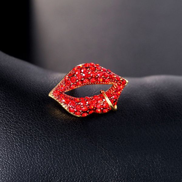 Broche de labios rojos para mujer, broche de diamantes de imitación ostentoso, broche de solapa para traje, regalo para amor, novia, joyería de moda de alta calidad