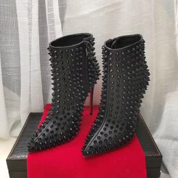 Femmes RedBottom chaussures grande taille Sexy plein goujons talons aiguilles minces talons hauts bout pointu noir en cuir véritable femmes bottines 35-41