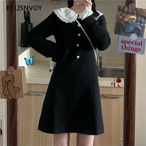 Femmes rétro robes dentelle col claudine perle bouton Mini robe Kawaii Vintage français automne noir Club Vestido Mujer 210520