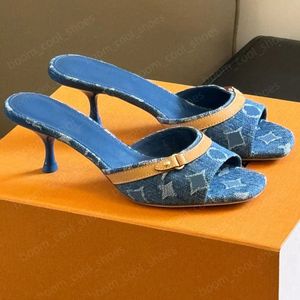 Femmes Revival Mule Designer Blue Denim Sandals Broided Imprimé talons imprimés en cuir Tong Tongs Tourgés Été Denim Mule Sandale High Talon