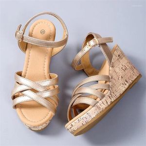 Femmes Plateforme à talons romains 2024 Sandales Summer Buckle High Heels Chaussures Fashion Brown Femme décontractée Sandalias 764