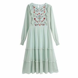 Femmes col rond à manches longues fleur broderie robe Vintage lâche à volants couture Chic femme robes mi-longues 210507