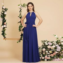 Vrouwen Royal Blue Halter Hollow Out chiffon bruidsmeisje jurken prachtige lange prom gedrapeerd met booggordel maxi -jurken formele avond 240424
