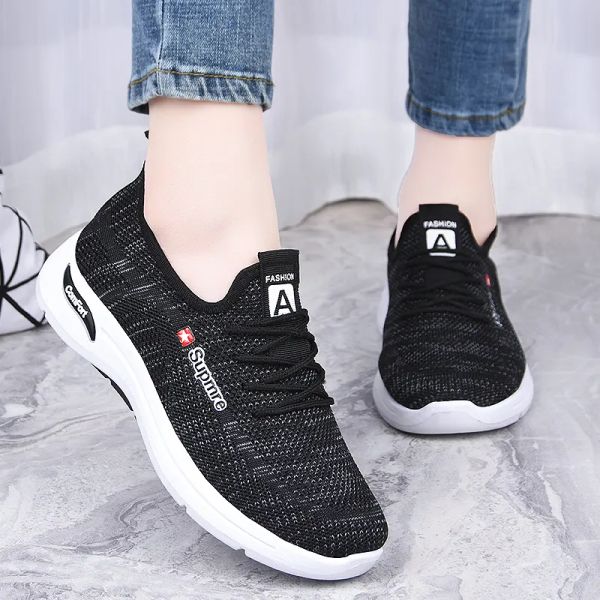 Chaussures de course pour femmes Triple noir rose blanc rouge baskets de plate-forme de créateur en plein air femmes à lacets livraison gratuite dames formateurs en plein air Jogg