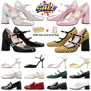 Dames RV Hoge hakken Geklede schoenen Sandalen Schoenen Damespumps Beroemd ontwerp Bruiloftspumps Puntschoen Metalen gesp Verfraaide riem Sexy Gril-schoenen