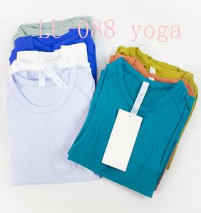 T-shirt de yoga à manches longues à manches longues pour femmes.