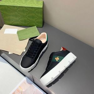 Dames ACE geborduurde platformsneakers bij Vrijetijdsschoenen Italië Luxe Goud Wit Groen Rood Gestreepte sneakers Wandelen Sport Ace Sneakers Wandelschoenen 02