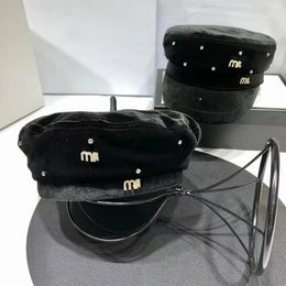 Bérets pour femmes Noir Strass Cristal Chapeau De Citrouille Lettres De Mode Velours Vintage Chapeau De Peintre Grosse Tête Wrap Chapeau Casquettes Femmes Filles Plat Militaire Visière Fête