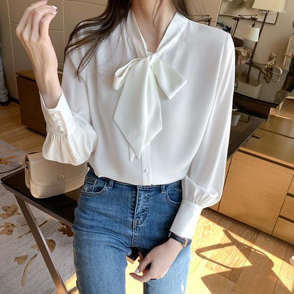 Blouses pour femmes 2023 Chemises d'automne Mode Chemise blanche Simple boutonnage Bow Lace Up Tops Satin Manches longues Solide Chemisier élégant pour les femmes