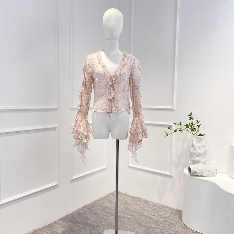 Blusas femininas 2023 blusa de seda de alta qualidade com bolinhas pretas decote em V babados longos manga irregular rosa tops para mulheres verão
