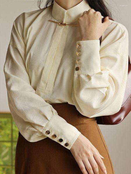 Blouses pour femmes 2023 printemps Beige décontracté bureau dame chemise hauts Vintage Chic Blouse simplement Style élégant simple boutonnage lâche Blusas