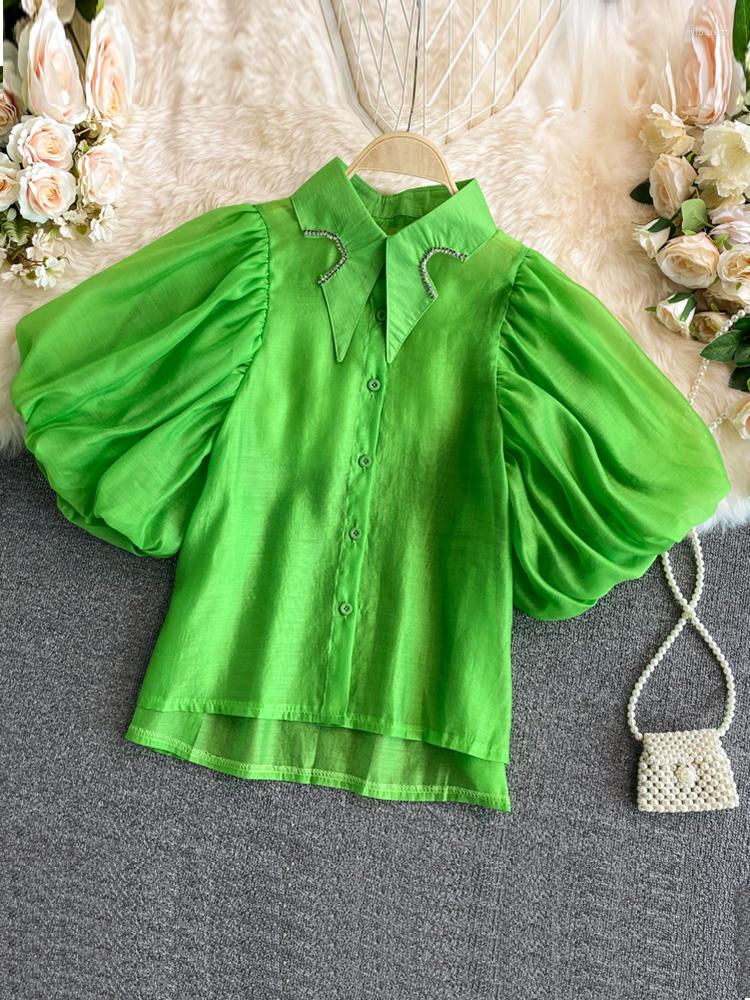 Blouses femininas 2023 Moda de verão Moda coreana Blusa retro feminina Irregular Rhinestone lapela buffo bluse camisa curta KK1100