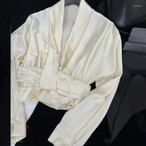 Blouses des femmes 2024 Couleur solide élégante chemise plissée irrégulière mode en V