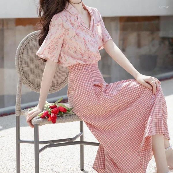 Blouses pour femmes 2024 Pink Light Mature Mature Grade Fragmented Flower Suit Collar Small Chrysanthemum Print Shirt Jupe Skirt