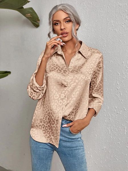 Blusas de mujer 2024 Primavera Polo Collar Botón abierto Patrón de leopardo Jacquard Camisa de mujer Temperamento Commuter Mujer Blusa de manga larga